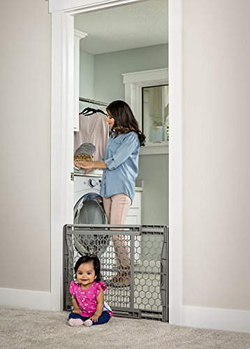 Regalo Easy Fit Puerta de seguridad ajustable para bebés, 28-42 pulgadas